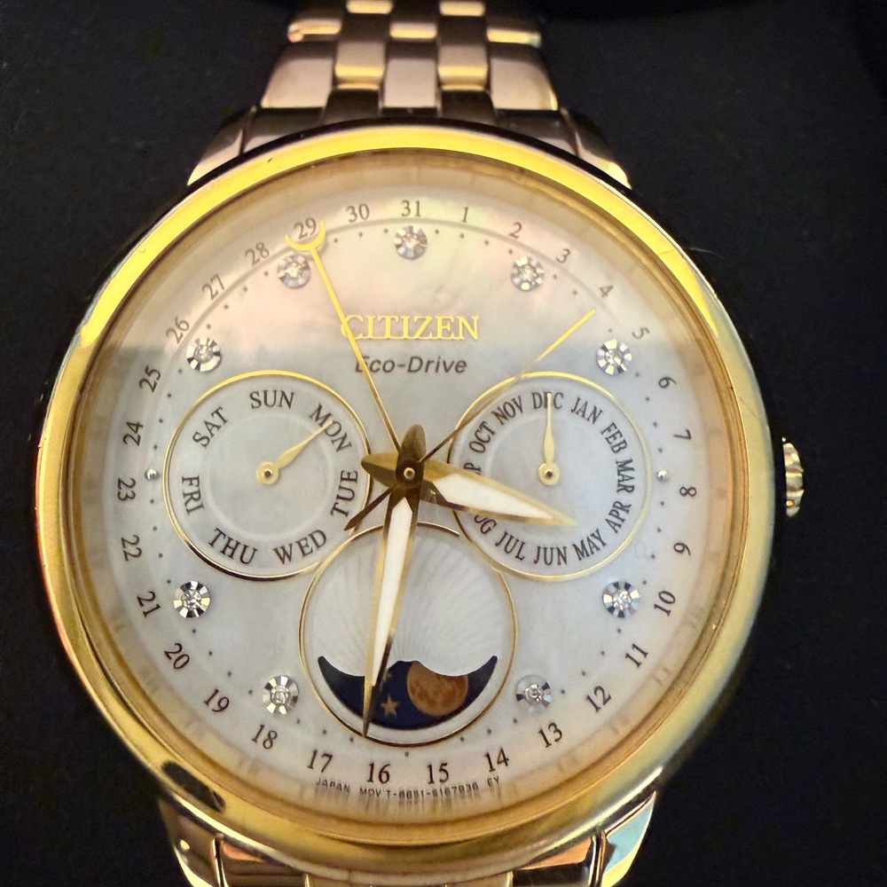 Citizen Calendrier Moon phase - Eco Drive - gold